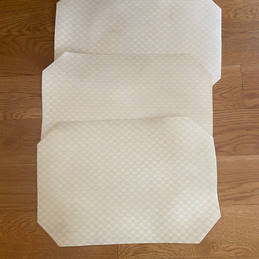Vintage Elegant Cream Checkered vinyl Placemats set of 3